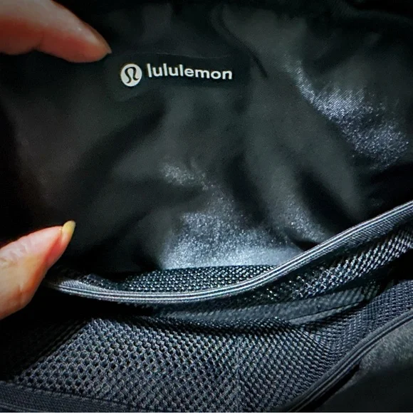 lululemon athletica Black Belt Bag new without tags - Picture 9 of 16